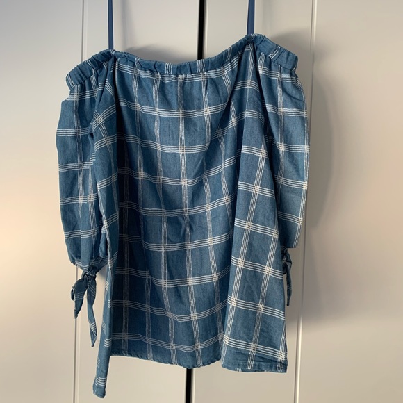 Blue and white off shoulder top - Picture 2 of 5